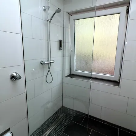 Kompass A 102-103 3*